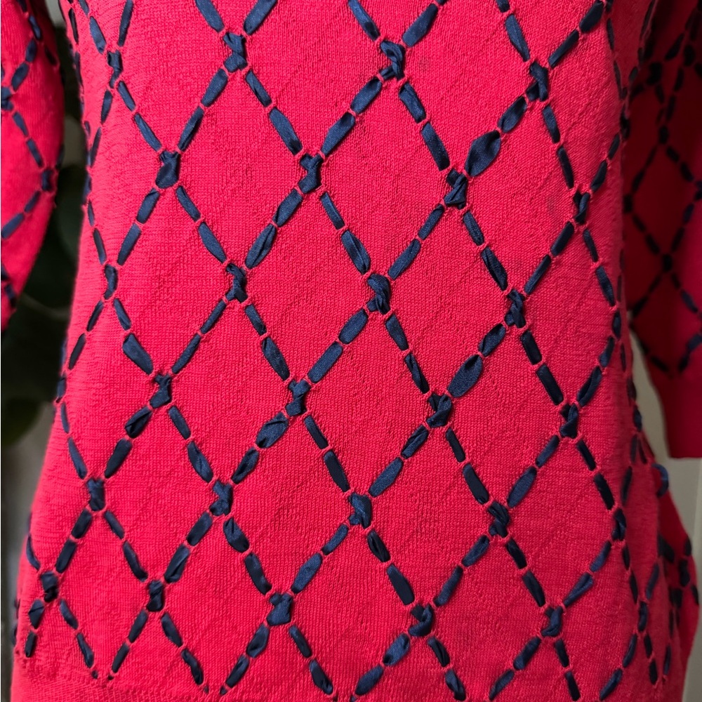 Red blouse - Picture 5 of 13